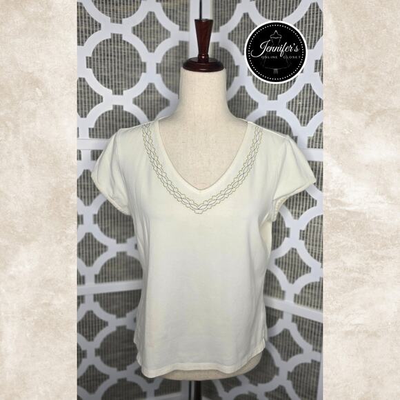 3/$30 Liz Claiborne Cream with Gold Metallic Embroidered V Neck Knit Top Large - Picture 1 of 10